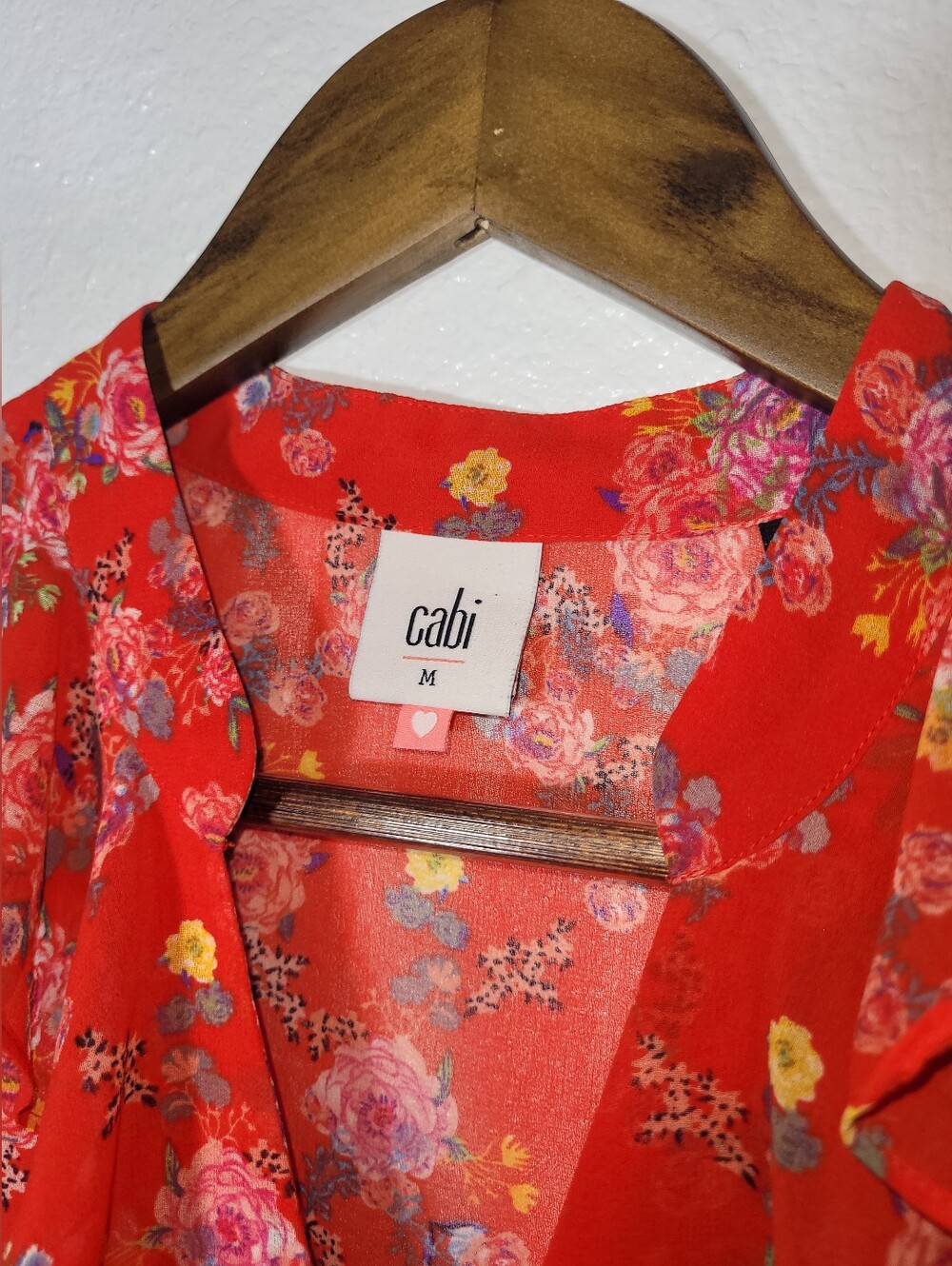 Cabi Crush Ruffle Blouse Red Floral Sleeveless V-Neck Top 5219 Medium Semi Sheer - Picture 4 of 7